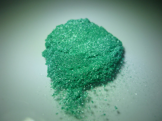 Pigmento de mica verde fluorescente, 10–100 μm – KT-6057 - Kolortek