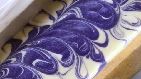 Pigmentos y purpurina de grado cosmético para jabones elaborados mediante el proceso en frío.